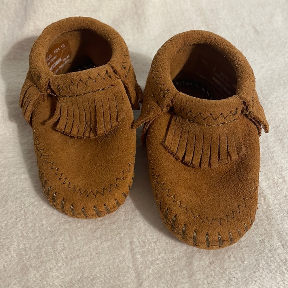 Minnetonka Crib Baby Shoes 3c